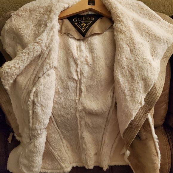 Guess faux fur vest - Picture 2 of 4